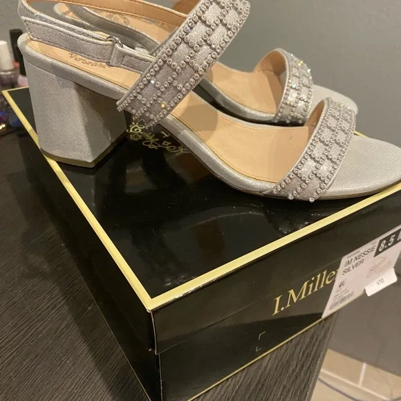 Women’s Dressy Silver & Rhinestone sandals - Picture 3 of 4